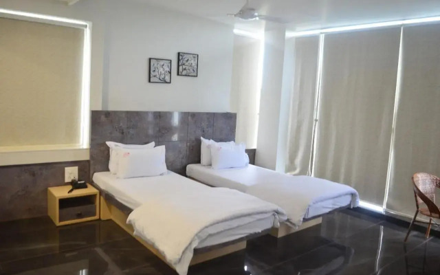 Hotel O2 , Sangli