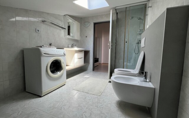 Rooms and Apartment Luana