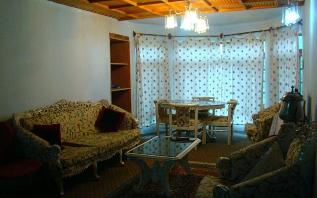 Hillscape Inn