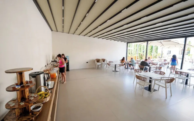 Ksamil Premium Hotel
