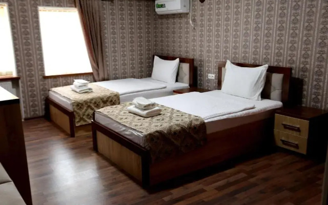 Отель Plaza 777