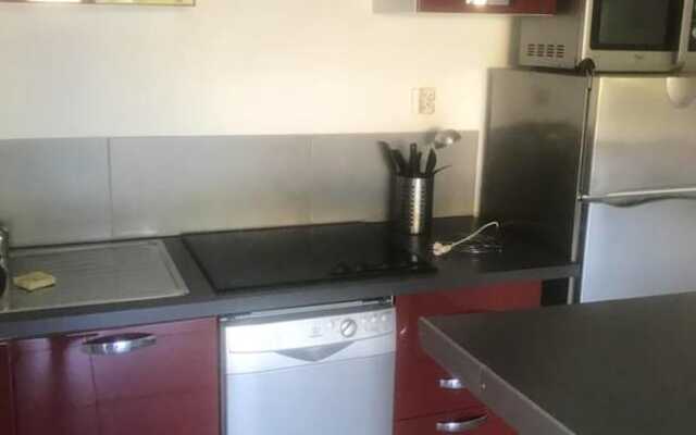 Studio in Lançon-provence, With Shared Pool, Furnished Garden and Wifi