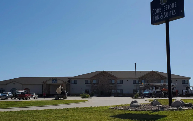 Cobblestone Inn & Suites - Holstein