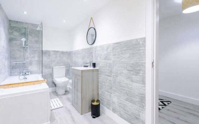 Old Trafford Two-bedroom Stay by Belvilla