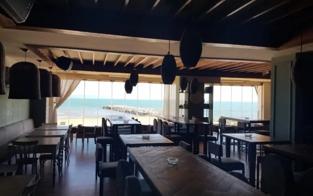 Palm Hotel