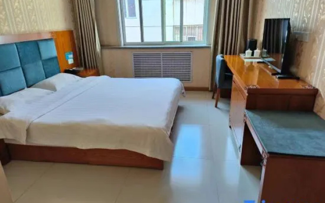 Yingxian Hualing 8090 Business Hotel