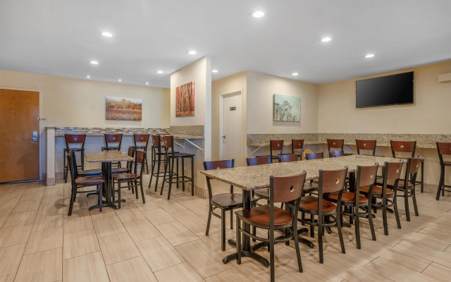 Best Western Plus Inn of Hayward