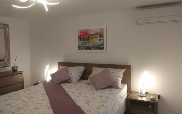 Apartments and Rooms LEA