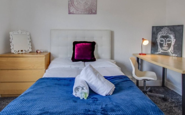 House Accommodation - Coventry Free Parking