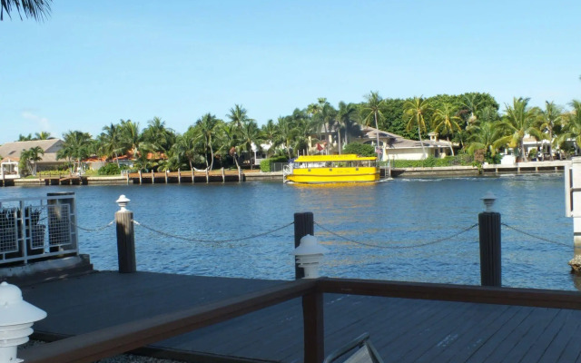 Holiday Isle Yacht Club