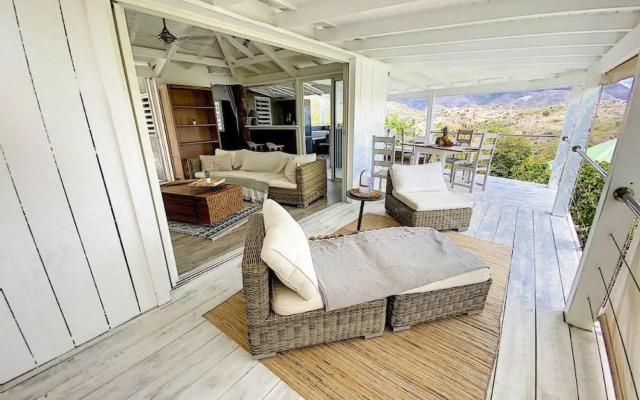 Villa Cazou, sea view, private pool, Wifi 100Mbps