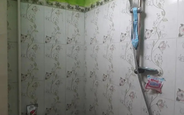 OYO Life 2553 Kost Daya