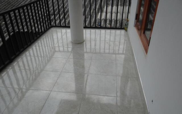 Kumudu Holiday Home