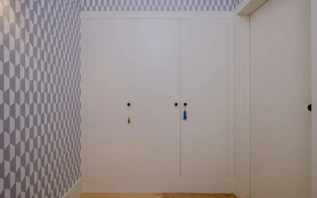 BOUTIQUE Rentals Flores Plaza