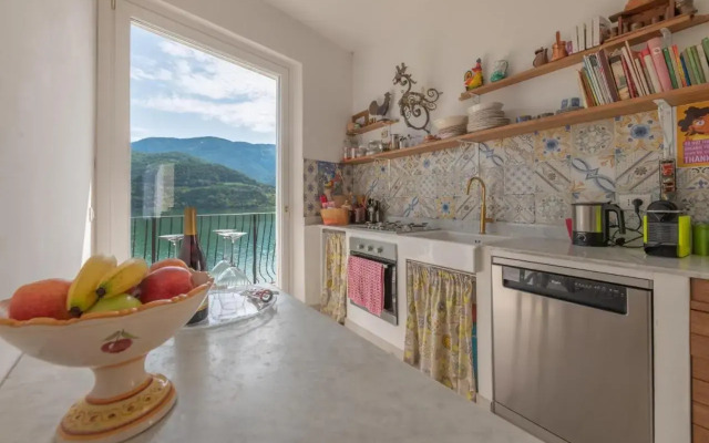 Letizia Lake House Panoramic View