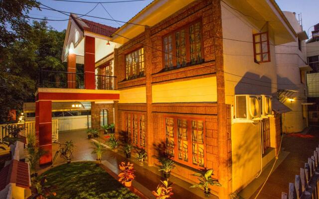 Redstone Villa and Suites