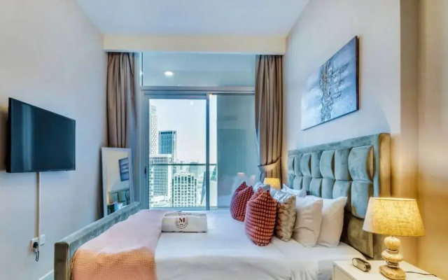 Waterfront 2BR w Canal View Near Burj Khalifa