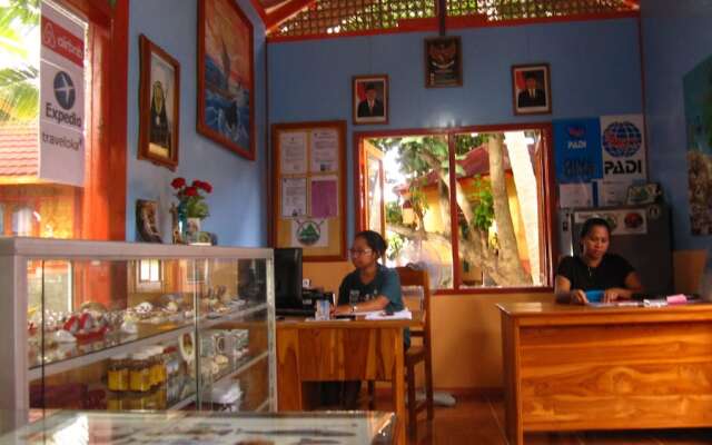 Larantuka Beach Apartments.