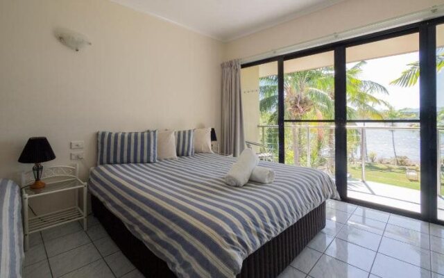 Hinchinbrook Marine Cove Resort