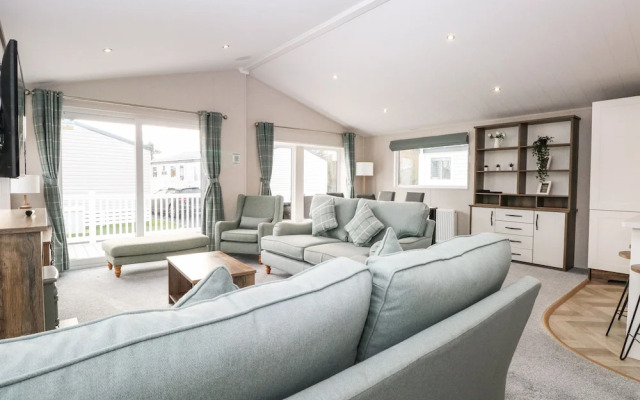 Broadland Sands Lodge