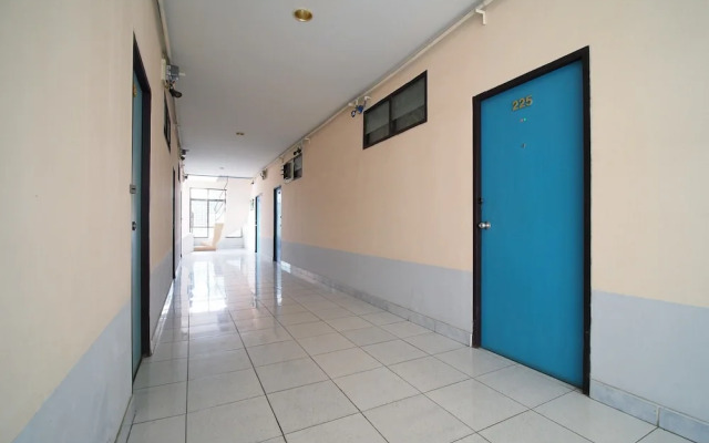 OYO 1004 Naklua Mansion