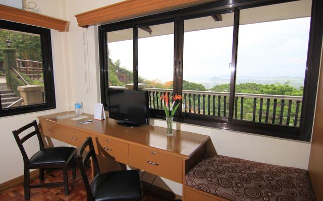 Sol Y Viento Mountain Hot Springs Resort