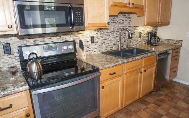 Powder Village Condominium I4