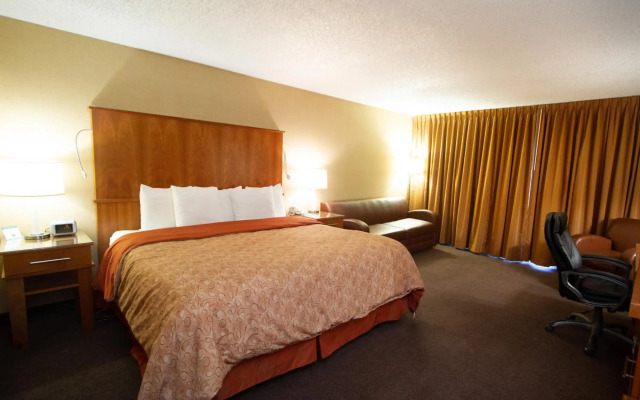 Mirabeau Park Hotel & Convention Center