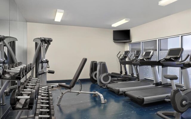 Four Points by Sheraton Hotel & Suites Calgary West
