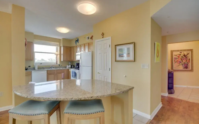 Gulfport Condo With Views: Walk to Beach