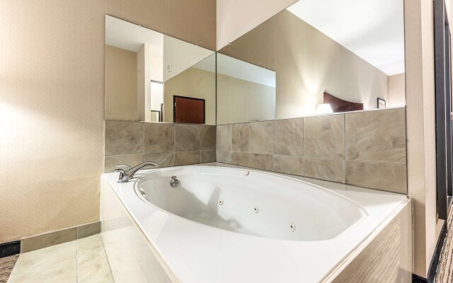 Red Lion Inn & Suites Mineral Wells