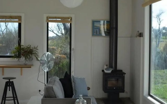 Flotsam Studio Accommodation – Balcony – Dunalley