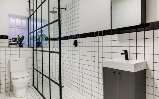 Victorian Manor Apartment