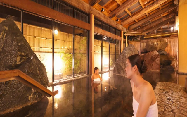 Yuraku Hotel