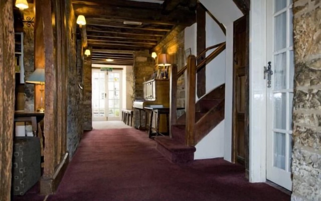 Mullions Hotel