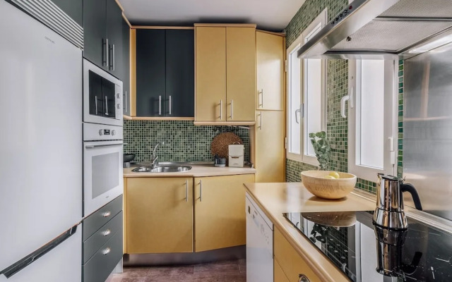 Abaj - 2 Bedrooms in Malasa A-universidad