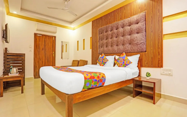 Fabhotel 22 Squares Living Spaces