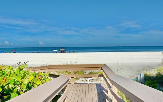 Beach Club 413