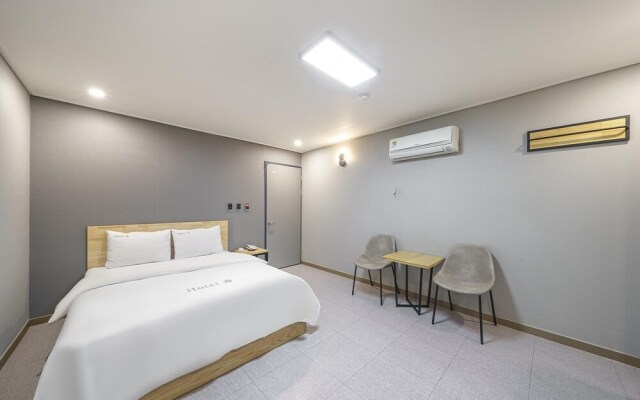 Gwangju Sangmu Su Hotel