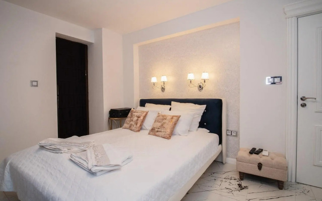 Paradise Center Apartment 2