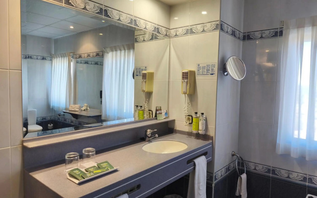 Hotel Sercotel Cuatro Postes