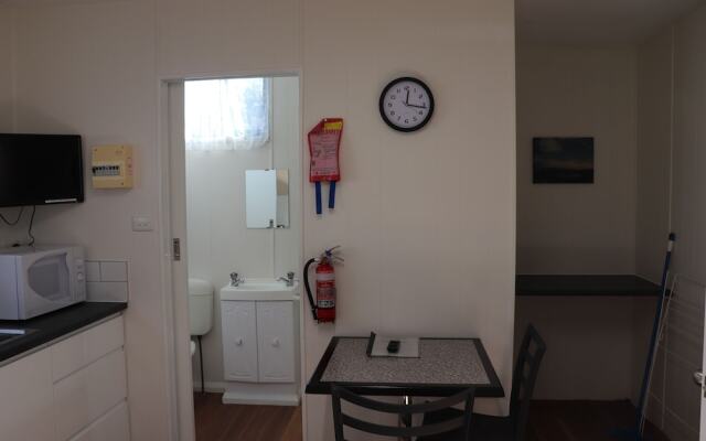 Snug Beach Cabin And Caravan Park