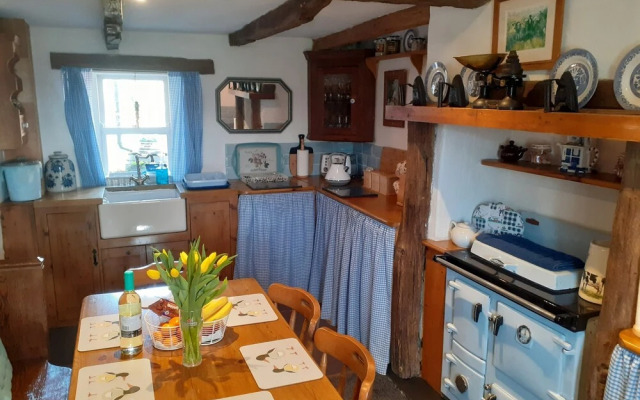 Beautiful 300 Year old Traditional Country Cottage