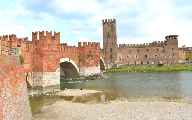 Castle New Lodge In The Heart Of The City