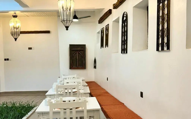 Zanzi House