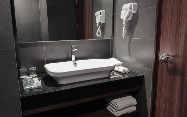 Golden Tulip Essential Makassar