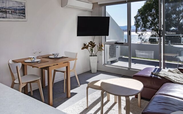 Horizons 216 - Lake Jindabyne Waterfront