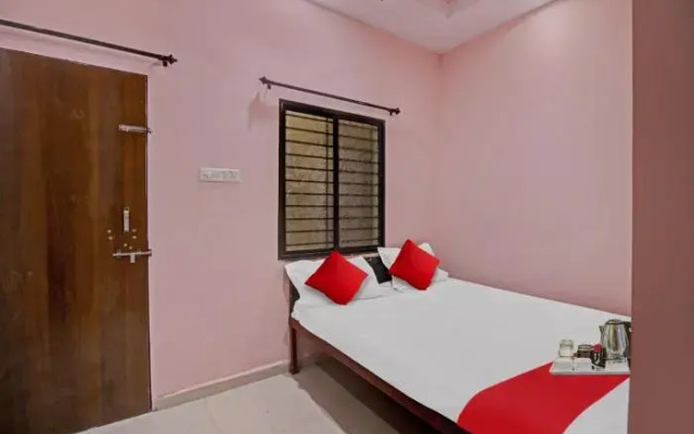 Flagship 90881 R K Guest House