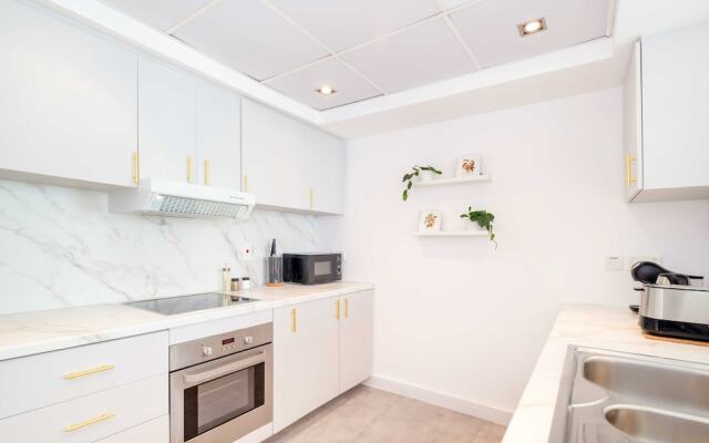 LUX The Park Island Suite View 2