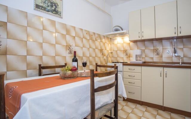 Apartment 34